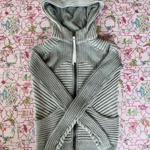 Lululemon “Embrace” Gray Knit Full Zip Scuba, Size 2, Great Condition
